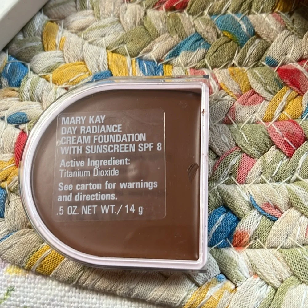 Mary Kay Day Radiance Cream Foundation Chestnut Bronze 2965 SPF 8 .5oz